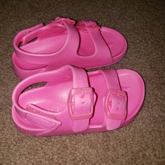 BUNDLE DEAL OLD NAVY SANDALS - Picture 8 of 8